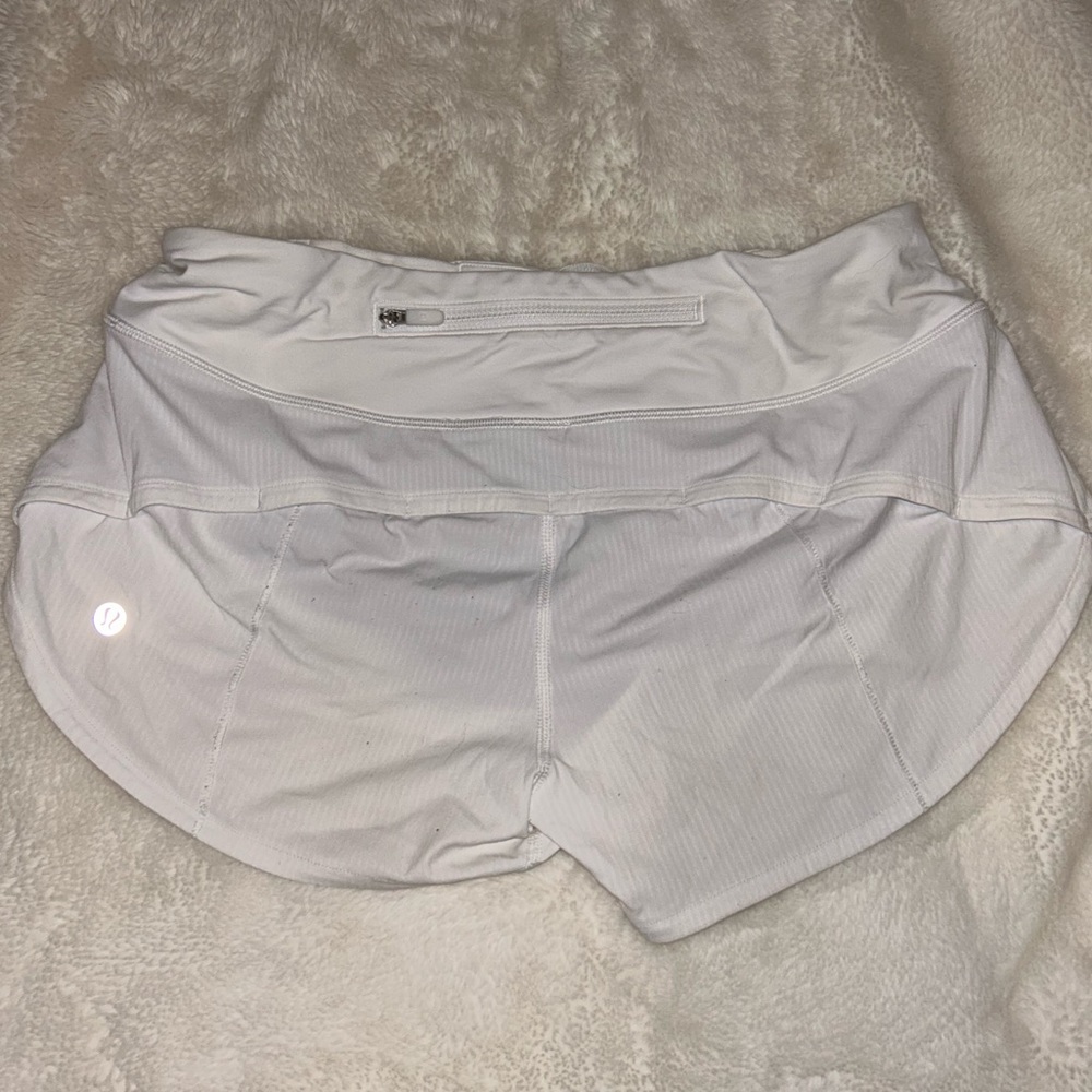 white lulu shorts 2.5" inseam